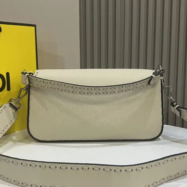 Cheap Medium Leather Selleria In Beige Cuoio Bag Fendi Baguette Romano 0506